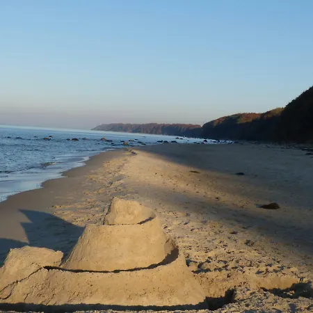 Gemuetliches In Strandnaehe Dranske